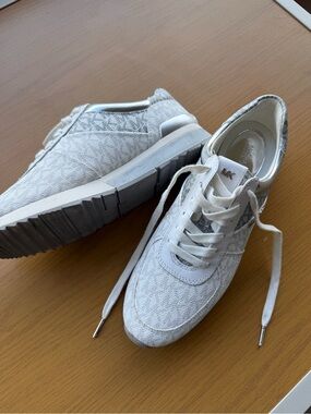 Michael Kors Allie Trainer Silver/White Logo Sneakers